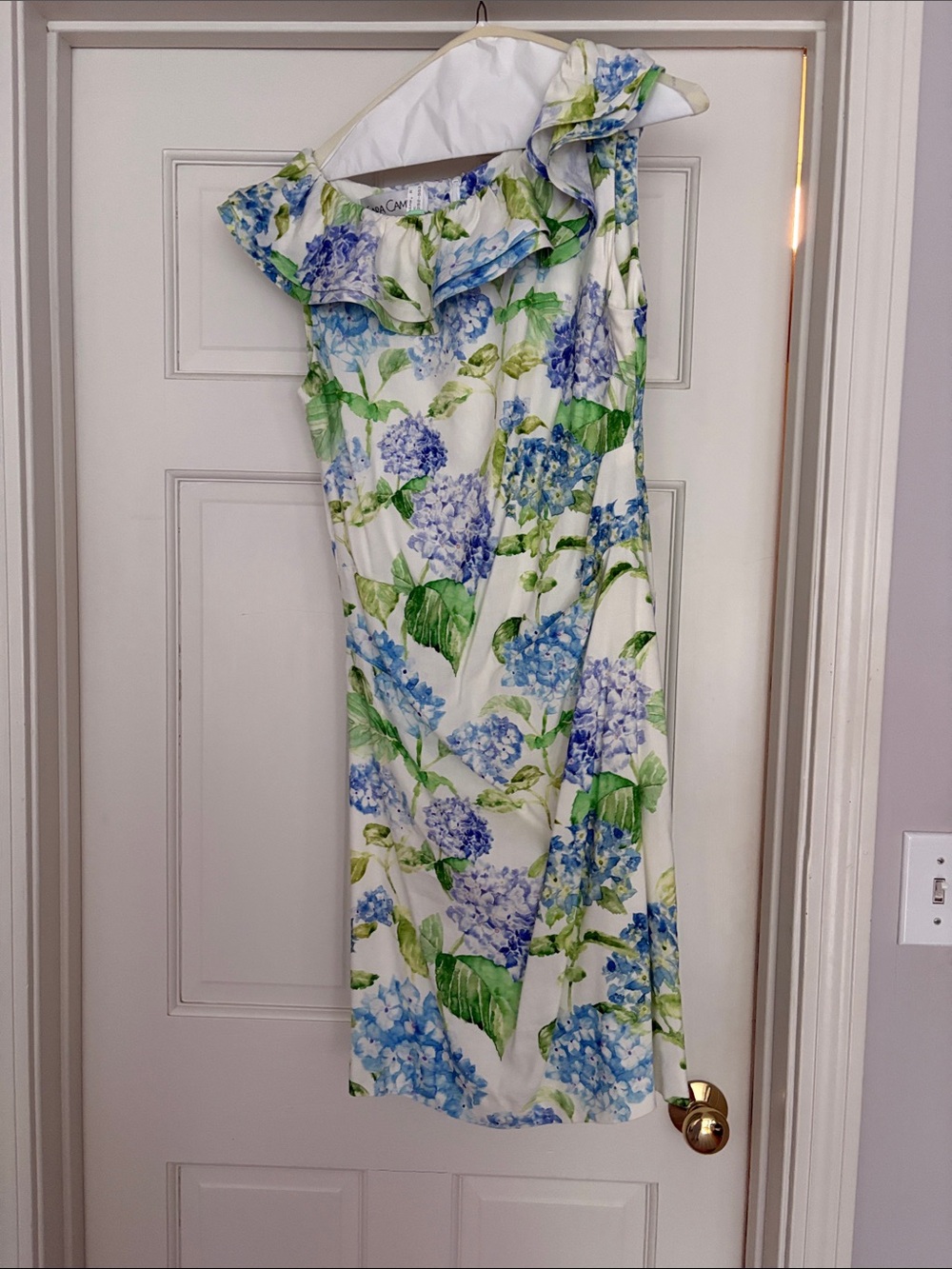 Sara Campbell Floral One-Shoulder Ruffle Dress in White, Blue & Green size 10